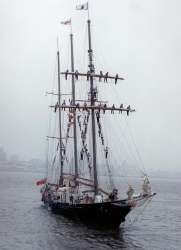 ship98a-sm.jpeg - 5Kb